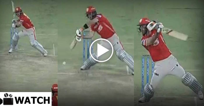 WATCH: When Glenn Maxwell does a AB de Villiers against RCB