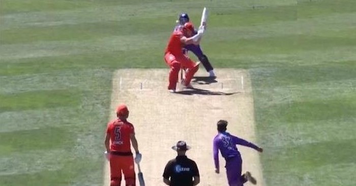 WATCH: 19-year-old leg-spinner Qais Ahmad stuns Shaun Marsh with a fast bouncer in BBL 2019-20