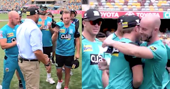 WATCH: AB de Villiers receives his BBL debut cap from Australian veteran Andrew Symonds