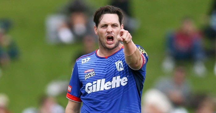 Mitchell McClenaghan savagely trolls a fan asking about his retirement