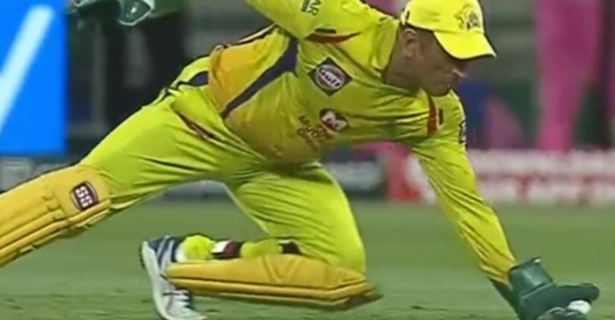 IPL 2020 – WATCH: MS Dhoni grabs a one-handed blinder to dismiss Sanju Samson