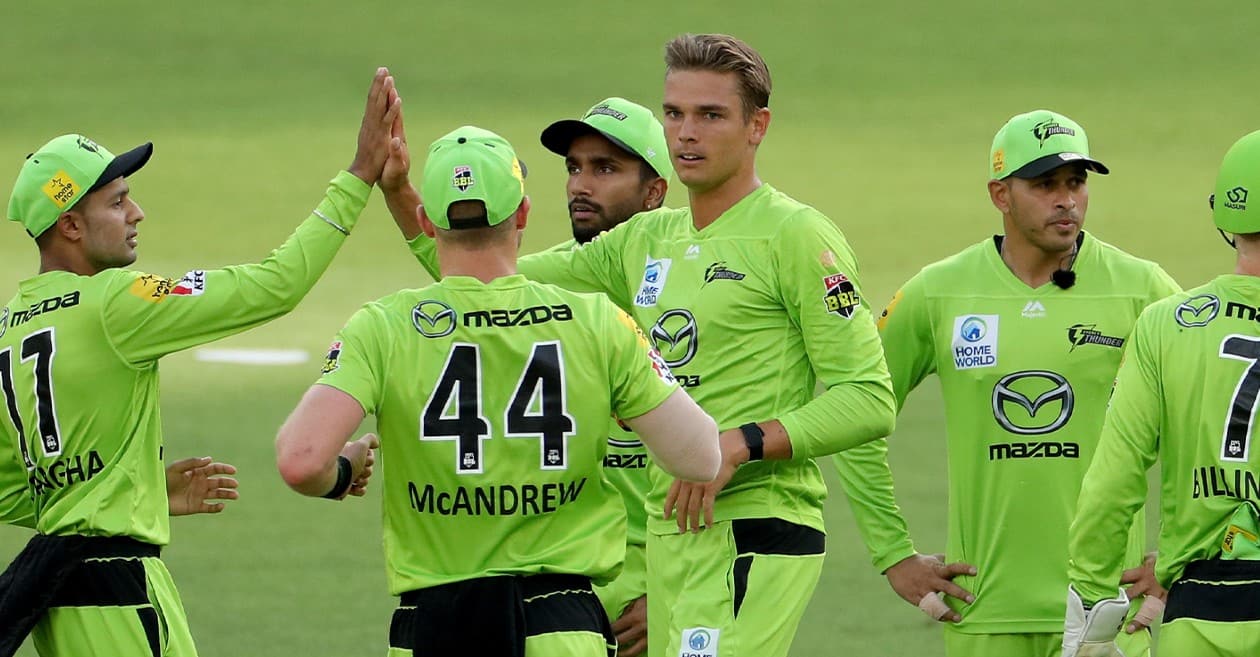 Sydney Thunder stuns Hobart Hurricanes to go top of the points table