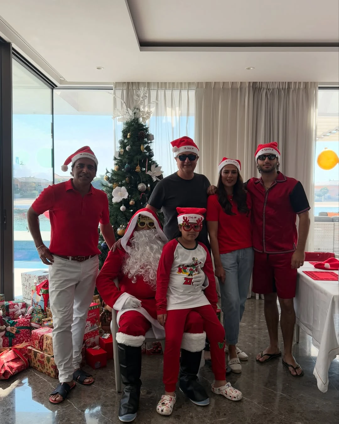 MS Dhoni Christmas celebration with friends and family