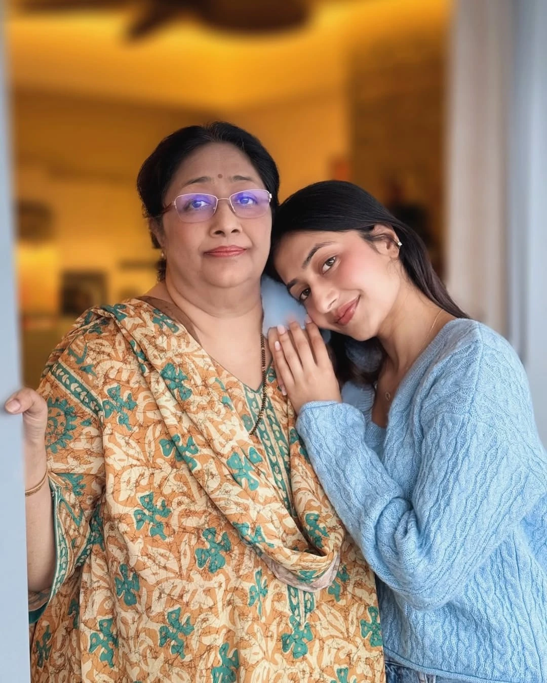 Dhanashree Verma with her mother